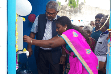 lady-inaugurating-water-atm